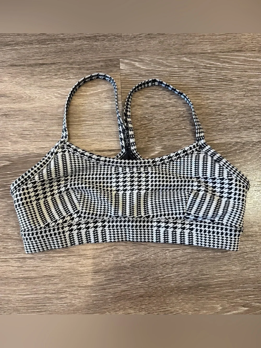 ALO Yoga Black and White Houndstooth Sports Bra